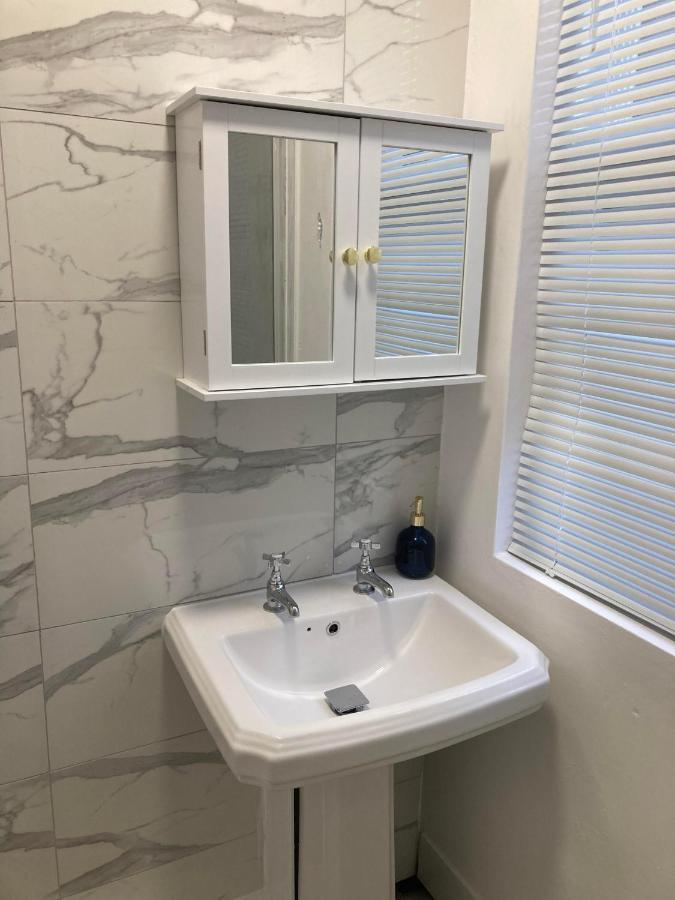 Agapi Apartment - Sea View Sleeps Ten Blackpool Exterior photo